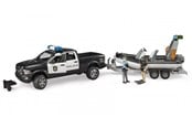 Leketøysbil - Bruder  Dodge Ram 2500 Police pickup truck trailer boat 2 figures with Light and Sound toy - 02507