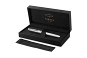 Skrive- & Tegneverktøy - Parker Sonnet Ciselé Special Edition Fountain Pen Palladium Finish Cap .Barrel and Trims Medium  18k Solid Gold Nib Black Ink and Convertor - 2209261