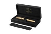 Skrive- & Tegneverktøy - Parker Sonnet Ciselé Special Edition Rollerball gold Finish Cap .Barrel and Trims  Fine Black Ink - 2209266
