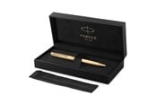 Skrive- & Tegneverktøy - Parker Sonnet Ciselé Special Edition Ballpoint gold Finish Cap .Barrel and Trims  Medium Black Ink - 2209267
