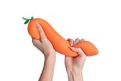 Små gaver til barn - Simba Squishy Carrot 28 cm. - 700570979