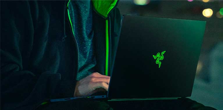 Laptoper og stasjonære PC-er